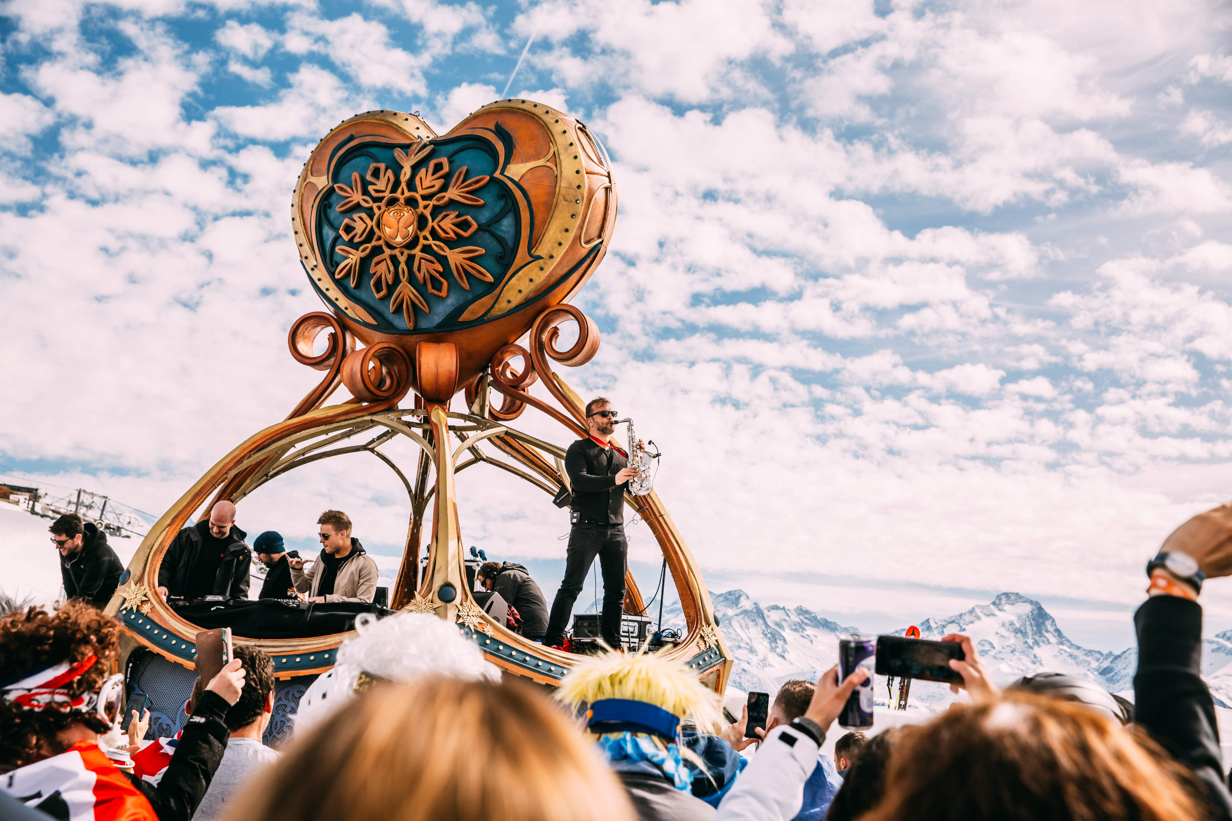 Tomorrowland Winter 2024 Sunweb