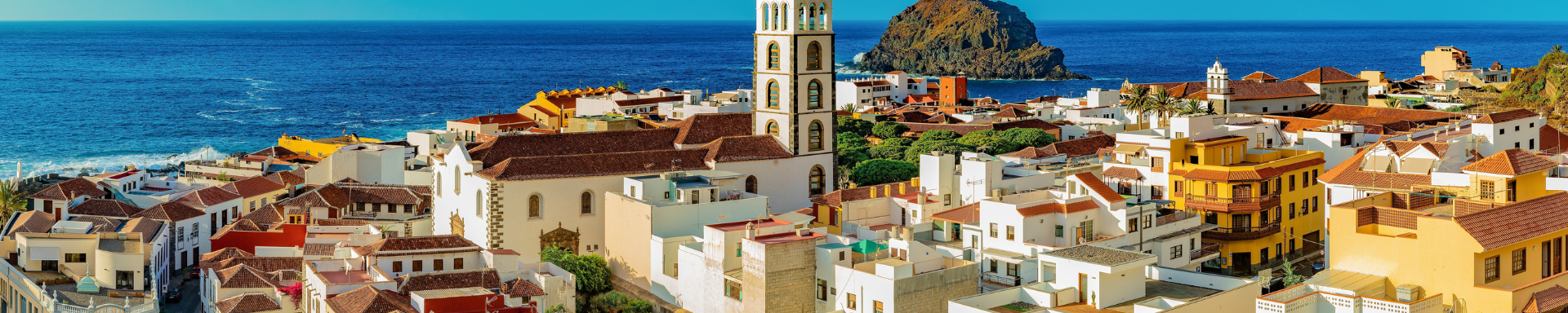 Paysage de l'île de Tenerife. Océan et rocher imposant, vue panoramique sur la plage de Garachico, îles Canaries, Espagne