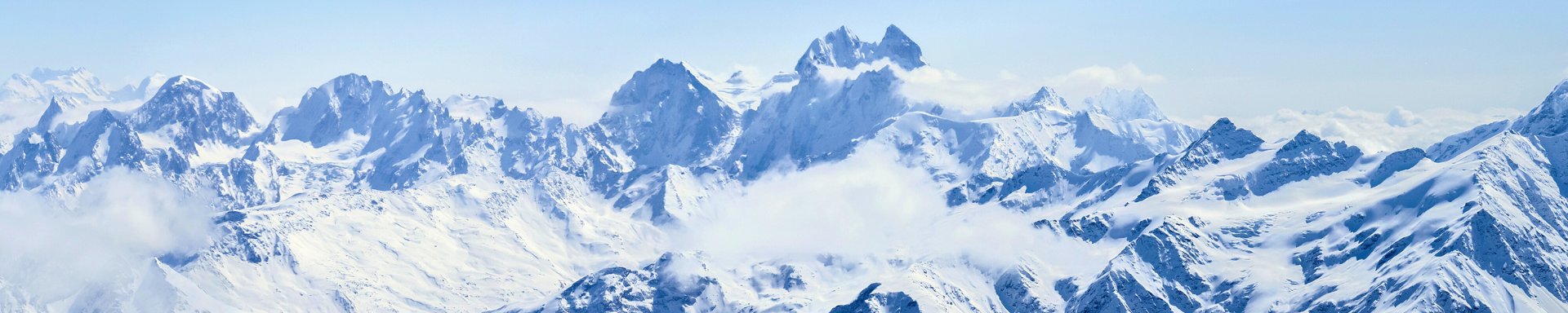 Vue sur les montagnes enneigées en France