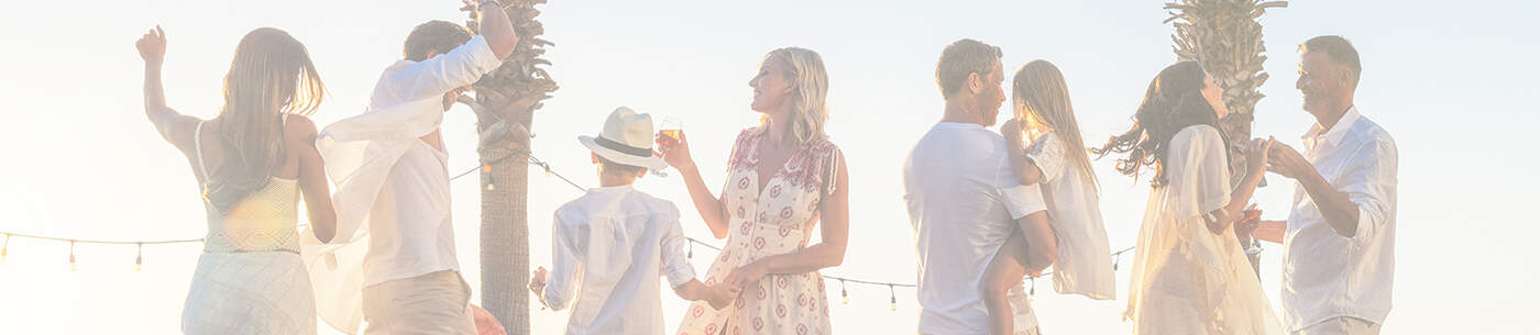 Groupe de personnes faisant la fête 