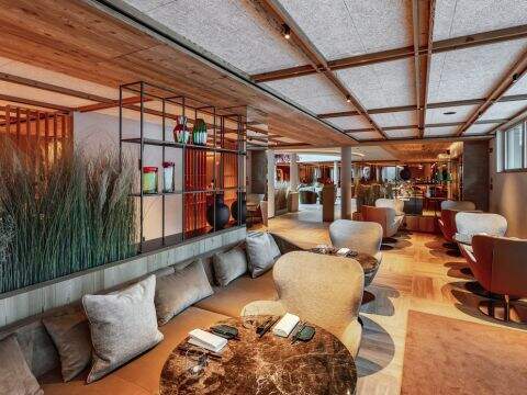 Falkensteiner, lobby hotel, stijlvol, hout 