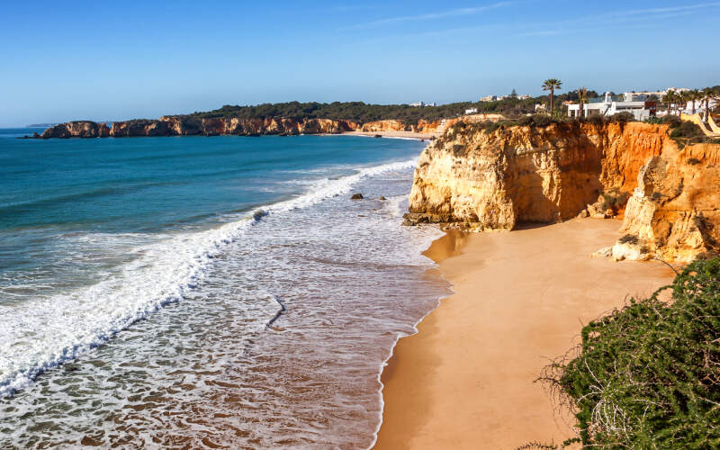 Klif langs de zee bij Lanzarote