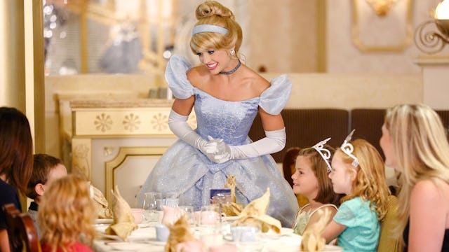 Disney Dream - Royal Court Royal Tea
